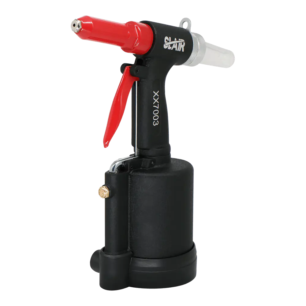 How does the air riveter gun ensure uniform rivet placement and accurate alignment during operation?